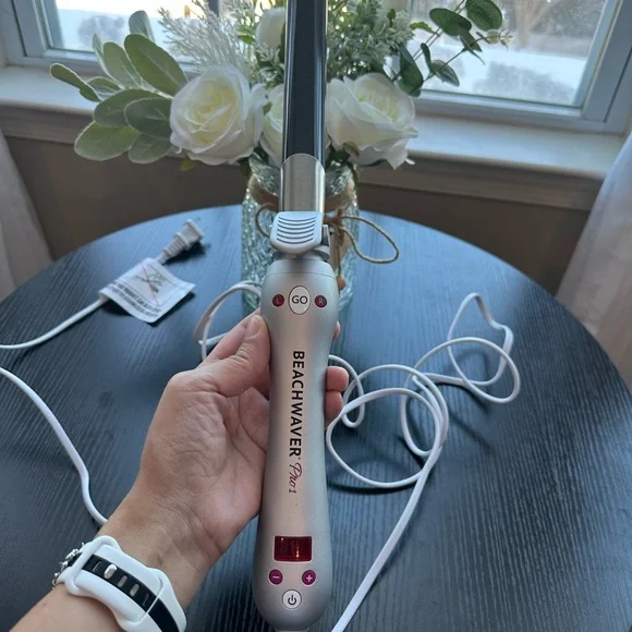 Beachwaver Pro 1 Professional Rotating Curling Iron 1" Classic Barrel - Picture 6 of 9
